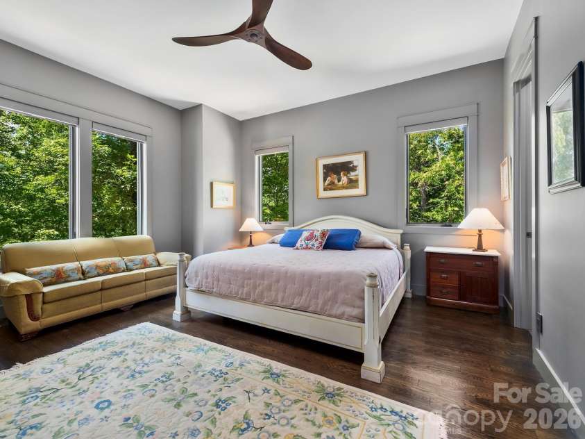 174 Dancing Wind Lane, Marshall, NC 28753.  MLS# CAR4402118, YatesRealty ID 39355. Primary bedroom on the main level.