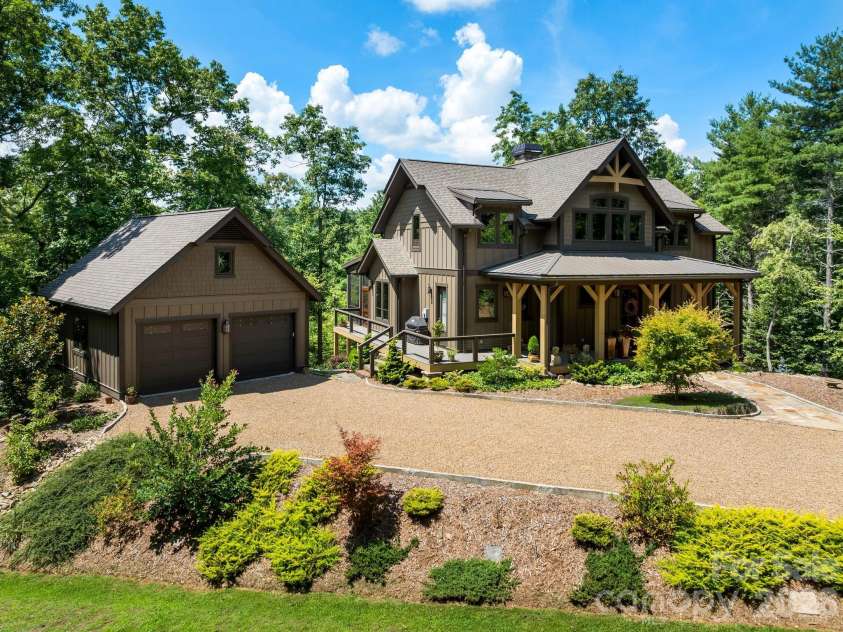 174 Dancing Wind Lane, Marshall, NC 28753.  MLS# CAR4402118, YatesRealty ID 39355. Welcome home to 174 Dancing Wind Lane!