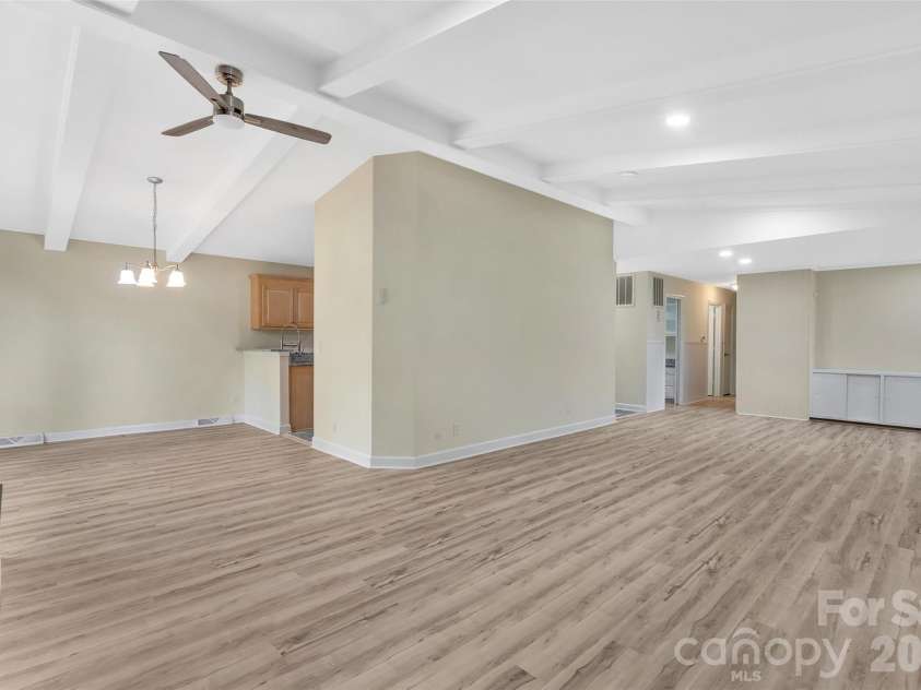 233 Dogwood Drive, Mount Holly, NC 28120.  MLS# CAR4406602, YatesRealty ID 39356. 