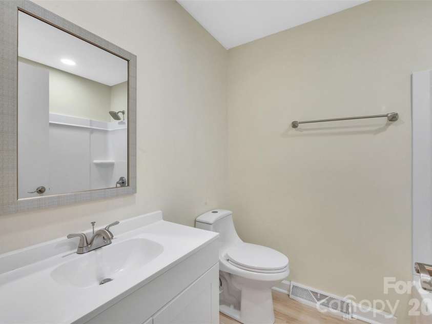 233 Dogwood Drive, Mount Holly, NC 28120.  MLS# CAR4406602, YatesRealty ID 39356. 
