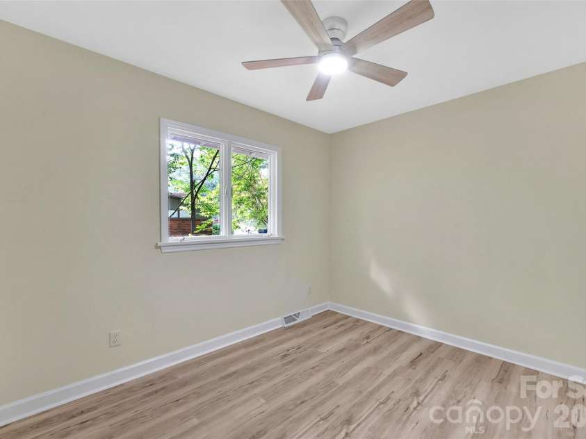233 Dogwood Drive, Mount Holly, NC 28120.  MLS# CAR4406602, YatesRealty ID 39356. 