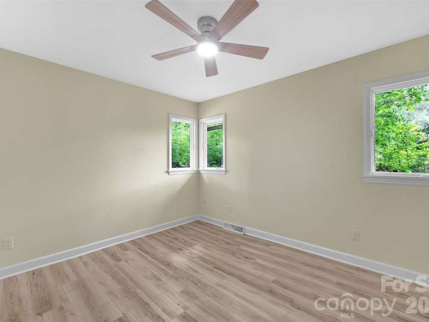 233 Dogwood Drive, Mount Holly, NC 28120.  MLS# CAR4406602, YatesRealty ID 39356. 