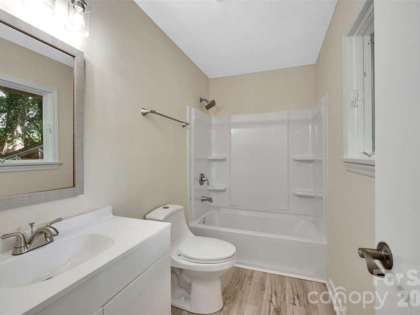 233 Dogwood Drive, Mount Holly, NC 28120.  MLS# CAR4406602, YatesRealty ID 39356. 