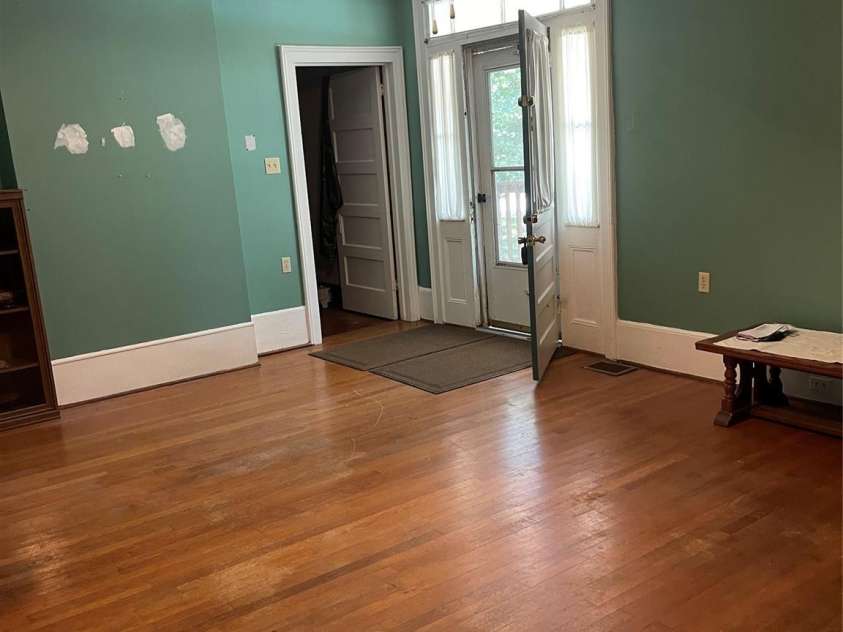 234 Jefferson Street, York, SC 29745.  MLS# CAR4406642, YatesRealty ID 39357. 