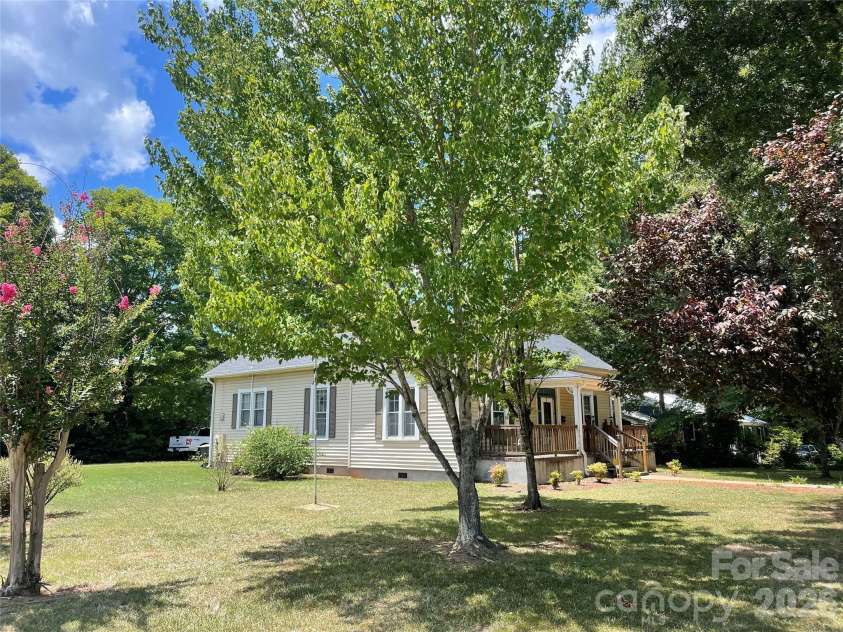 234 Jefferson Street, York, SC 29745.  MLS# CAR4406642, YatesRealty ID 39357. 