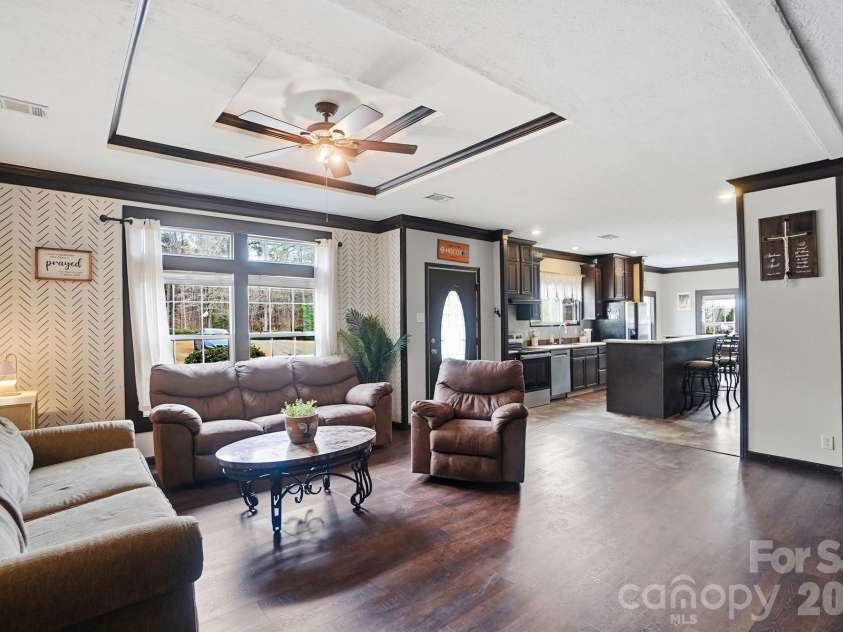 158 Cooks Lake Road, Gastonia, NC 28056.  MLS# CAR4347354, YatesRealty ID 3936. 