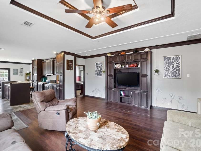 158 Cooks Lake Road, Gastonia, NC 28056.  MLS# CAR4347354, YatesRealty ID 3936. 
