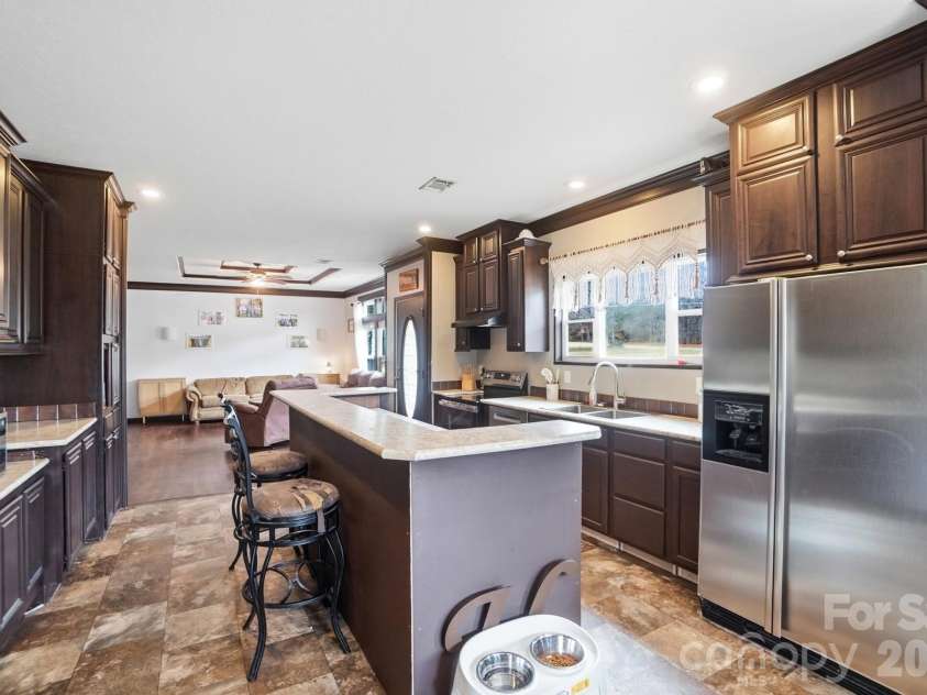 158 Cooks Lake Road, Gastonia, NC 28056.  MLS# CAR4347354, YatesRealty ID 3936. 