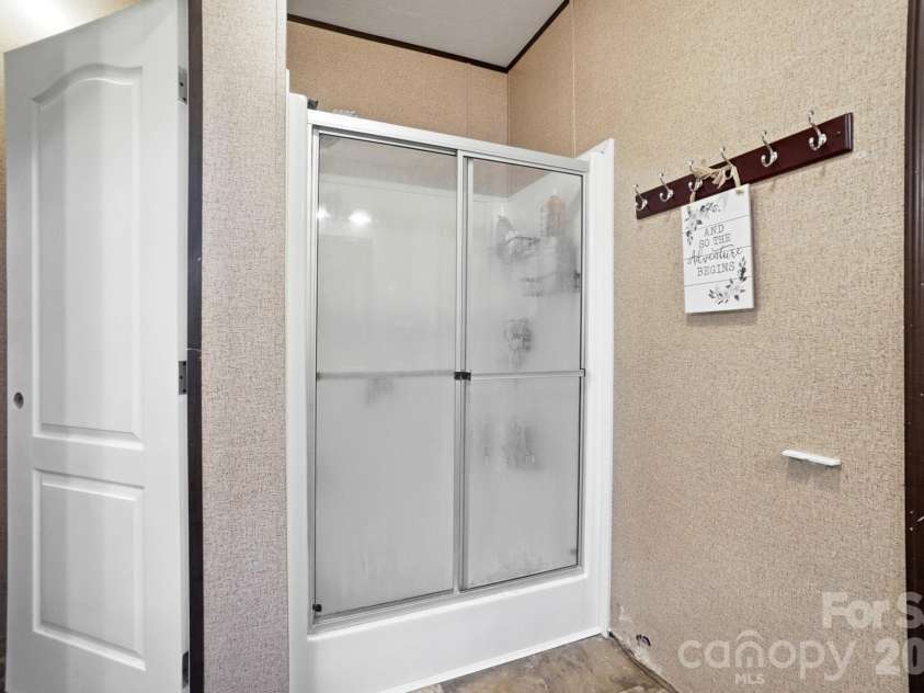 158 Cooks Lake Road, Gastonia, NC 28056.  MLS# CAR4347354, YatesRealty ID 3936. 