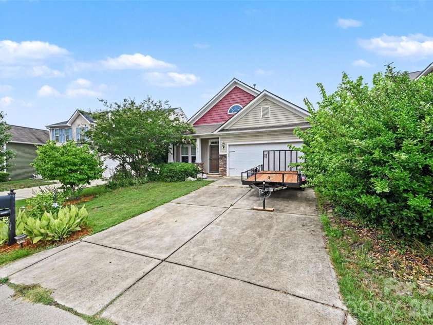 11017 Hat Creek Lane, Kannapolis, NC 28036.  MLS# CAR4406284, YatesRealty ID 39360. 