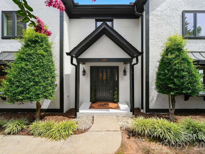 476 44th Avenue Drive, Hickory, NC 28601.  MLS# CAR4406510, YatesRealty ID 39362. 
