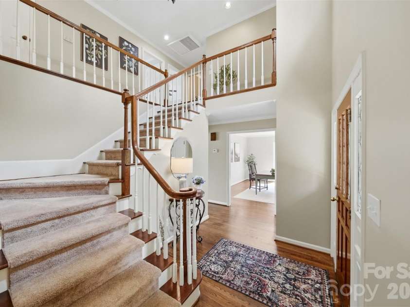 476 44th Avenue Drive, Hickory, NC 28601.  MLS# CAR4406510, YatesRealty ID 39362. 