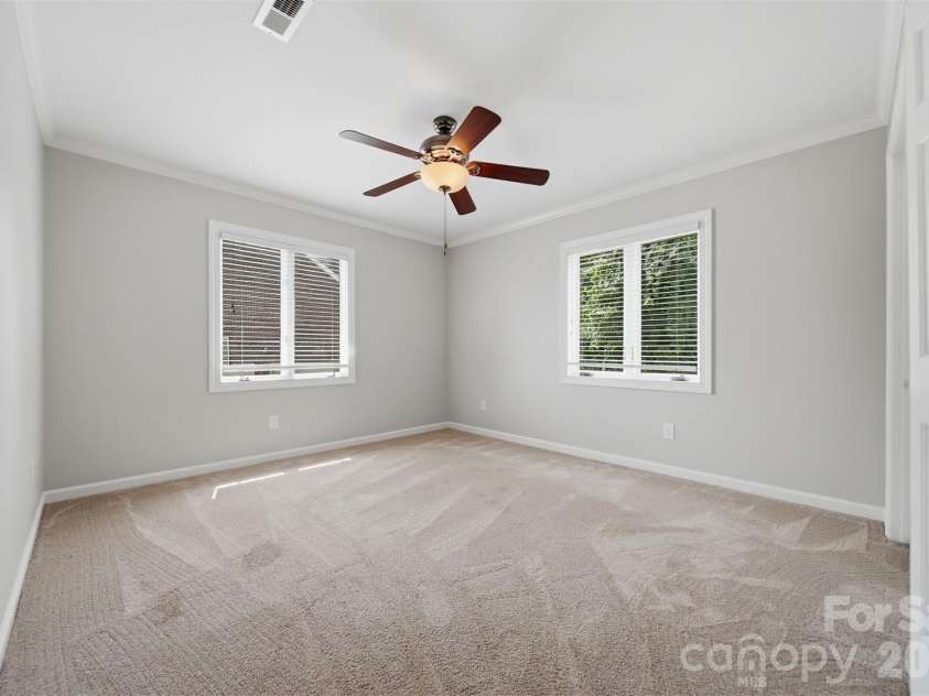 476 44th Avenue Drive, Hickory, NC 28601.  MLS# CAR4406510, YatesRealty ID 39362. 