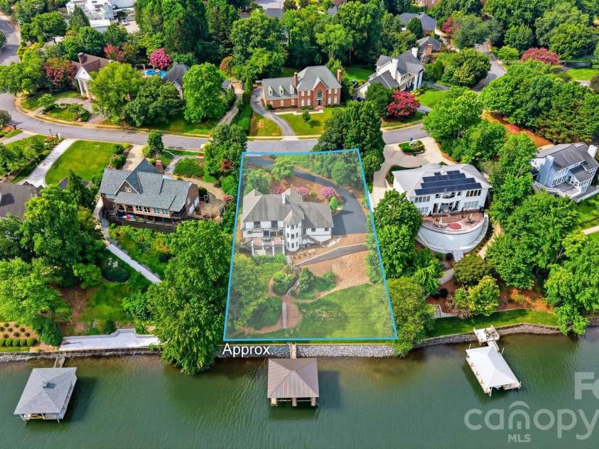 476 44th Avenue Drive, Hickory, NC 28601.  MLS# CAR4406510, YatesRealty ID 39362. 