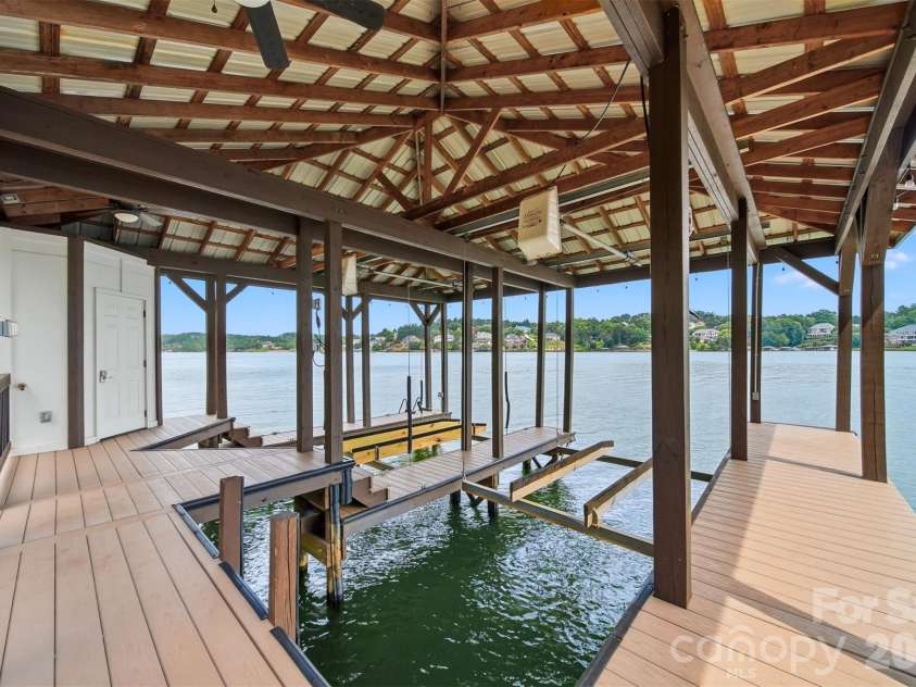 476 44th Avenue Drive, Hickory, NC 28601.  MLS# CAR4406510, YatesRealty ID 39362. Double covered dock with lifts