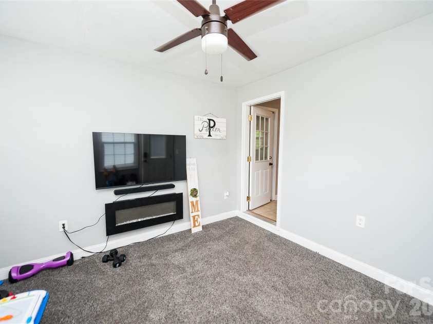195 Stribling Circle, Spartanburg, SC 29301.  MLS# CAR4406690, YatesRealty ID 39363. 