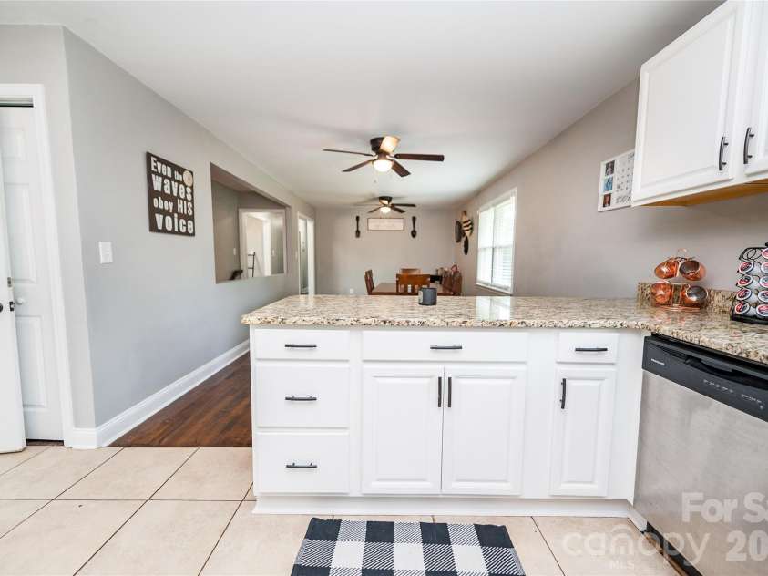 195 Stribling Circle, Spartanburg, SC 29301.  MLS# CAR4406690, YatesRealty ID 39363. 