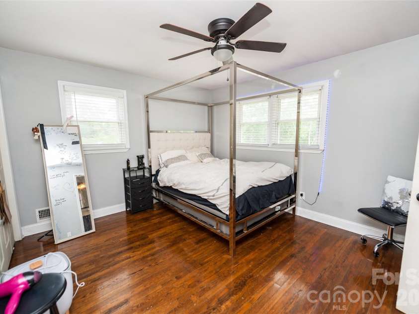 195 Stribling Circle, Spartanburg, SC 29301.  MLS# CAR4406690, YatesRealty ID 39363. 