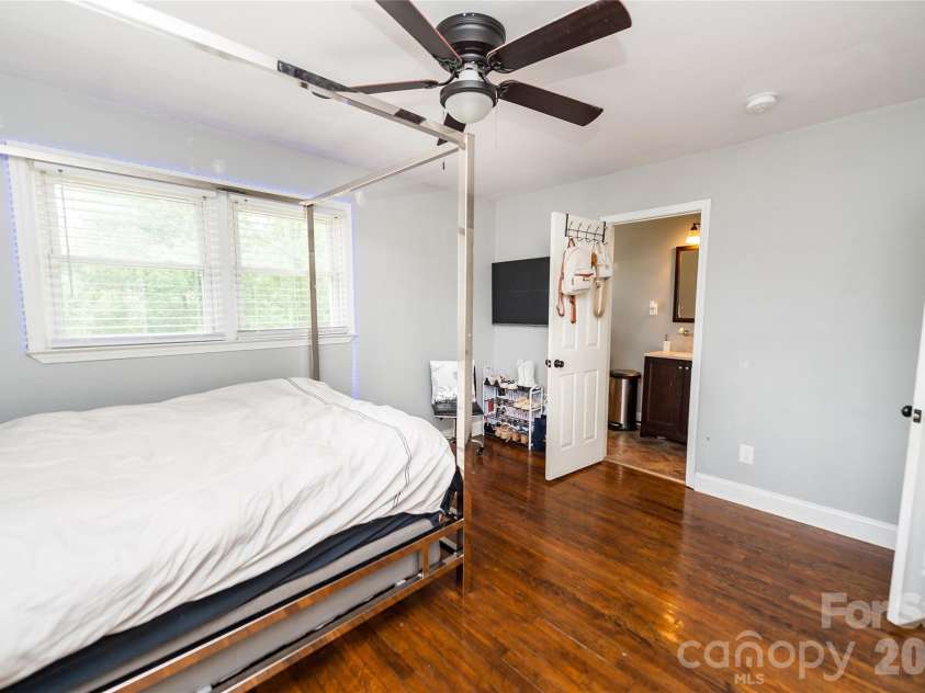 195 Stribling Circle, Spartanburg, SC 29301.  MLS# CAR4406690, YatesRealty ID 39363. 