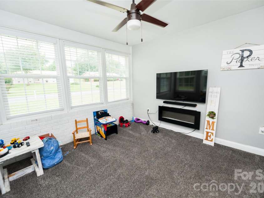 195 Stribling Circle, Spartanburg, SC 29301.  MLS# CAR4406690, YatesRealty ID 39363. 