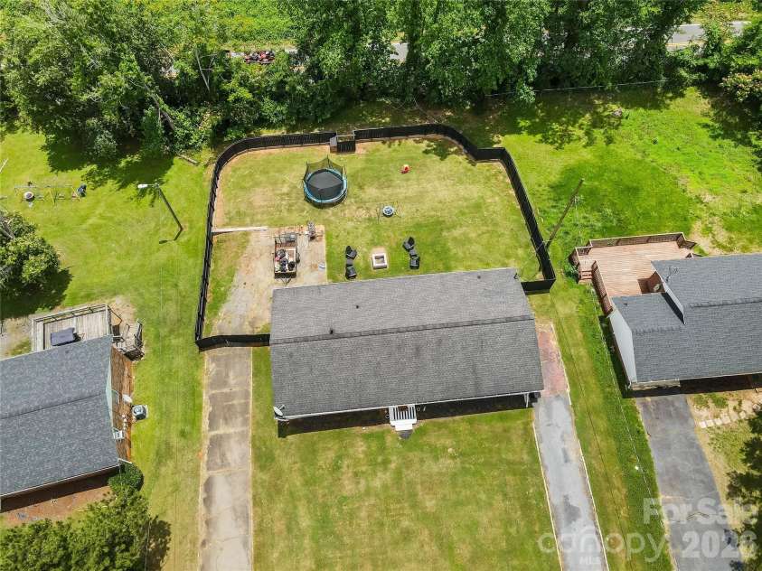 195 Stribling Circle, Spartanburg, SC 29301.  MLS# CAR4406690, YatesRealty ID 39363. 