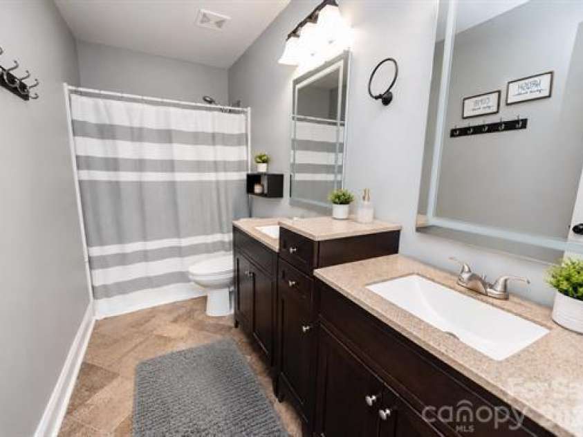 195 Stribling Circle, Spartanburg, SC 29301.  MLS# CAR4406690, YatesRealty ID 39363. 