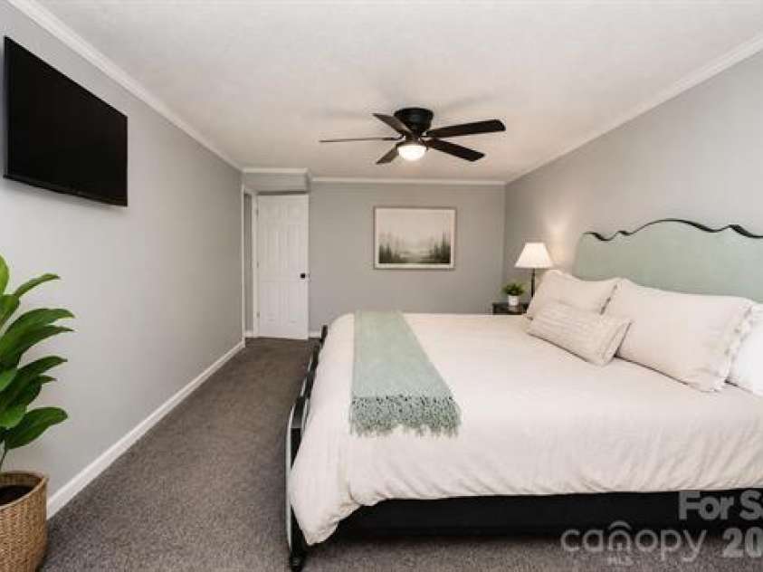 195 Stribling Circle, Spartanburg, SC 29301.  MLS# CAR4406690, YatesRealty ID 39363. 