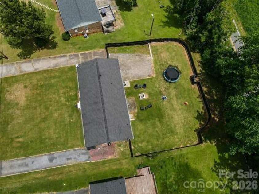 195 Stribling Circle, Spartanburg, SC 29301.  MLS# CAR4406690, YatesRealty ID 39363. 