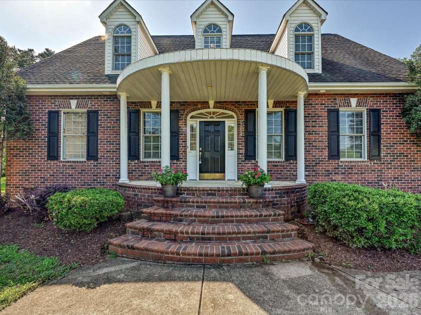 2354 Perry Road, Denver, NC 28037.  MLS# CAR4405892, YatesRealty ID 39365. Inviting entry to 2354 Perry Road