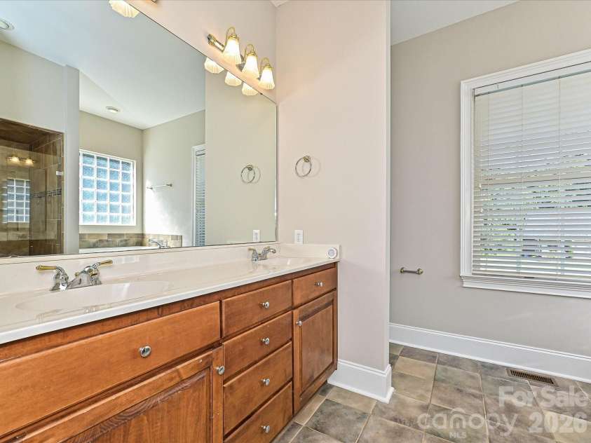 2354 Perry Road, Denver, NC 28037.  MLS# CAR4405892, YatesRealty ID 39365. Primary en suite bath
