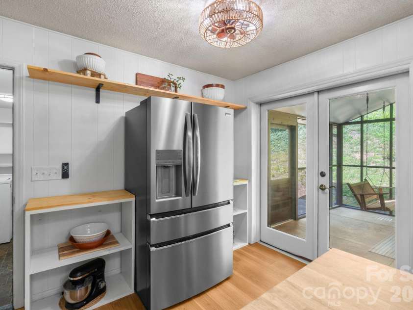 44 Green Drive, Waynesville, NC 28785.  MLS# CAR4401809, YatesRealty ID 39368. 