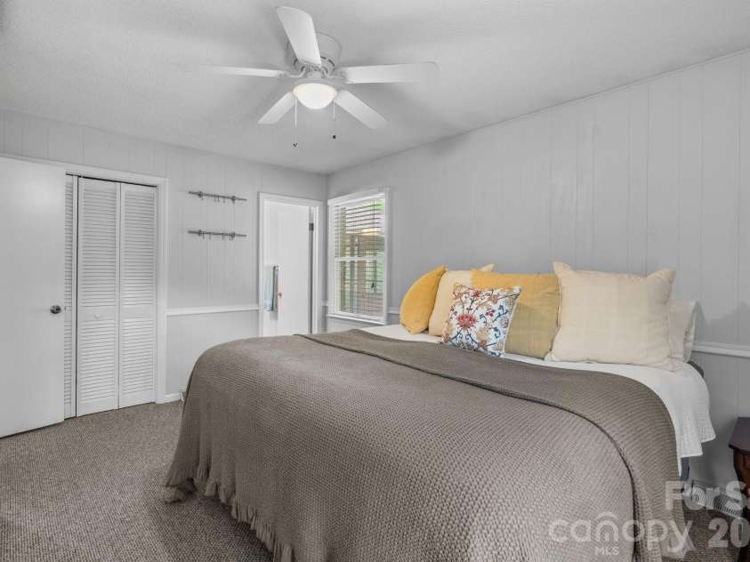 44 Green Drive, Waynesville, NC 28785.  MLS# CAR4401809, YatesRealty ID 39368. 