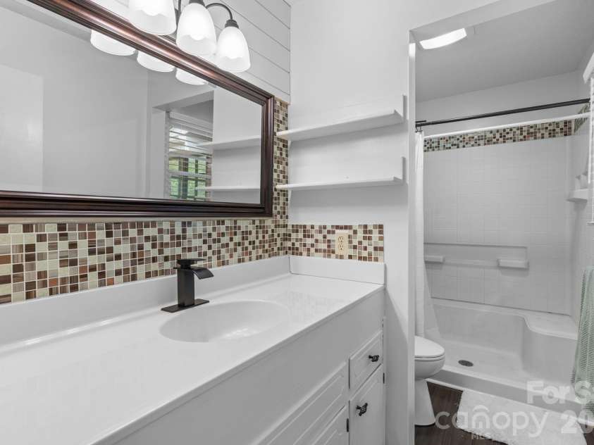 44 Green Drive, Waynesville, NC 28785.  MLS# CAR4401809, YatesRealty ID 39368. 