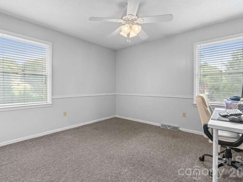 44 Green Drive, Waynesville, NC 28785.  MLS# CAR4401809, YatesRealty ID 39368. 