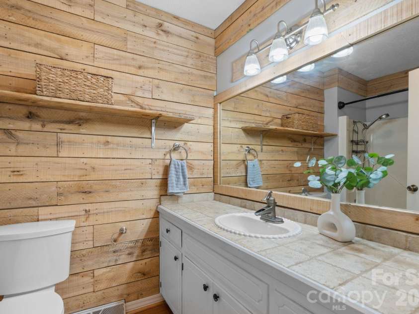 44 Green Drive, Waynesville, NC 28785.  MLS# CAR4401809, YatesRealty ID 39368. 