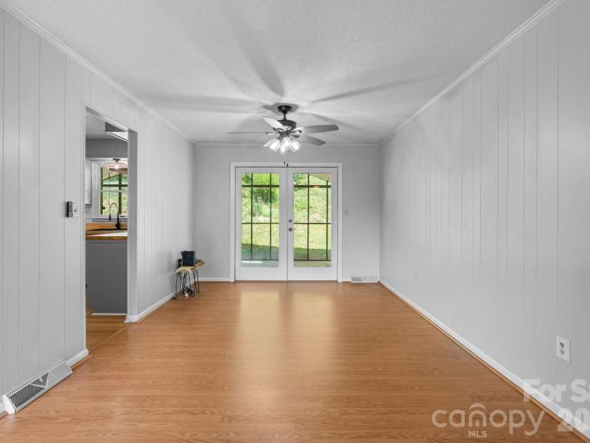 44 Green Drive, Waynesville, NC 28785.  MLS# CAR4401809, YatesRealty ID 39368. 