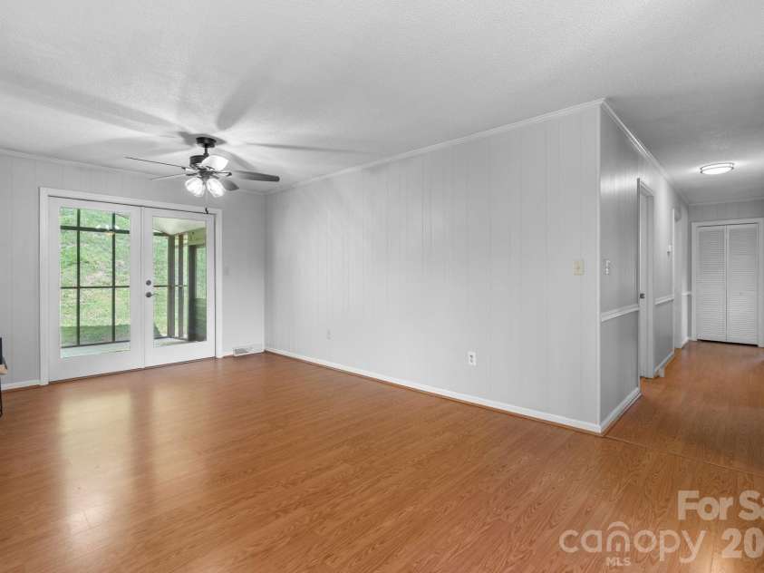 44 Green Drive, Waynesville, NC 28785.  MLS# CAR4401809, YatesRealty ID 39368. 