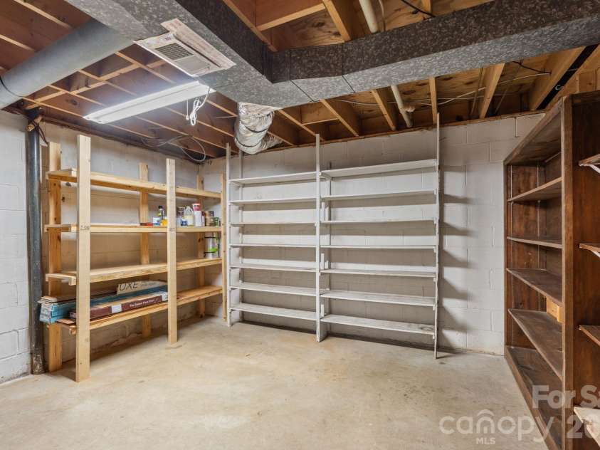44 Green Drive, Waynesville, NC 28785.  MLS# CAR4401809, YatesRealty ID 39368. 