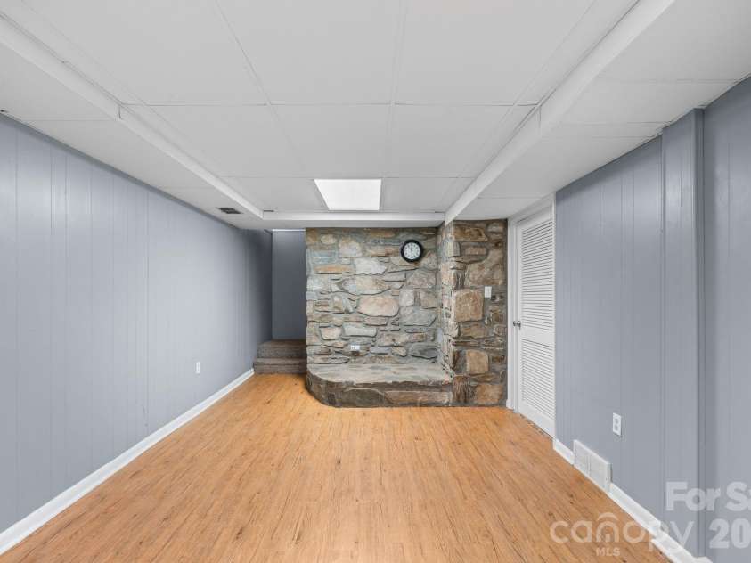 44 Green Drive, Waynesville, NC 28785.  MLS# CAR4401809, YatesRealty ID 39368. 