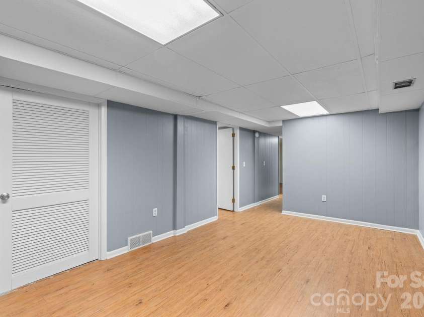 44 Green Drive, Waynesville, NC 28785.  MLS# CAR4401809, YatesRealty ID 39368. 