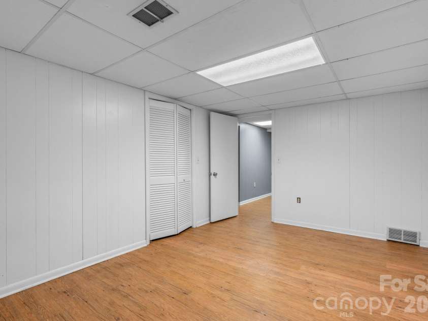 44 Green Drive, Waynesville, NC 28785.  MLS# CAR4401809, YatesRealty ID 39368. 