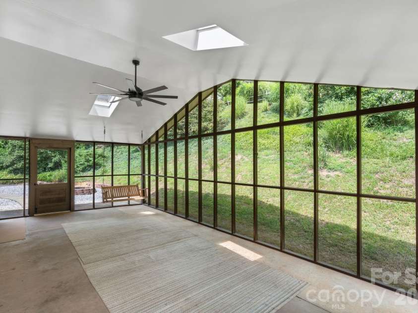 44 Green Drive, Waynesville, NC 28785.  MLS# CAR4401809, YatesRealty ID 39368. 