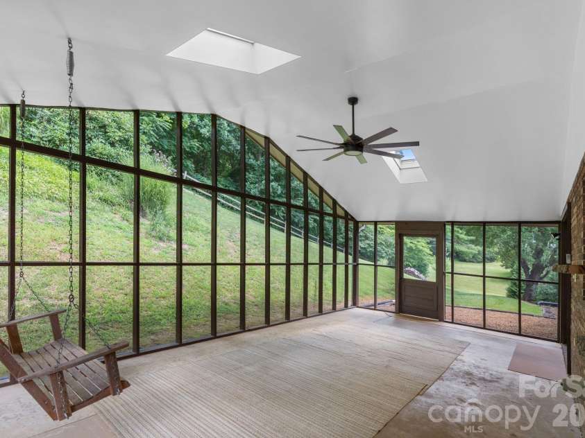 44 Green Drive, Waynesville, NC 28785.  MLS# CAR4401809, YatesRealty ID 39368. 