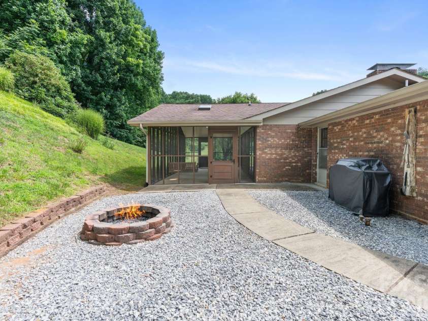 44 Green Drive, Waynesville, NC 28785.  MLS# CAR4401809, YatesRealty ID 39368. 
