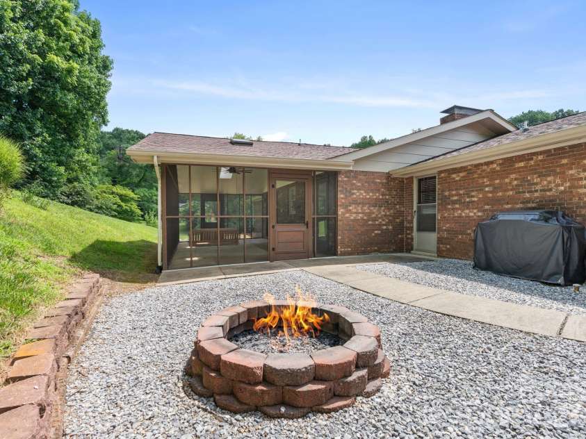 44 Green Drive, Waynesville, NC 28785.  MLS# CAR4401809, YatesRealty ID 39368. 