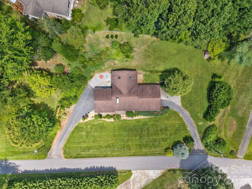 44 Green Drive, Waynesville, NC 28785.  MLS# CAR4401809, YatesRealty ID 39368. 