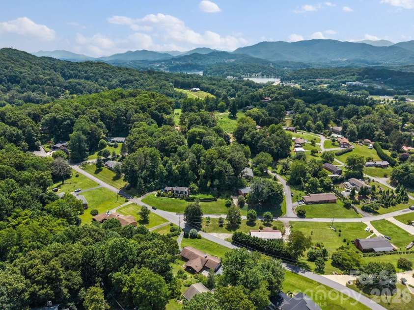 44 Green Drive, Waynesville, NC 28785.  MLS# CAR4401809, YatesRealty ID 39368. 