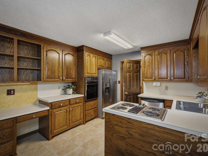 218 Westwood Drive, Morganton, NC 28655.  MLS# CAR4405977, YatesRealty ID 39370. 