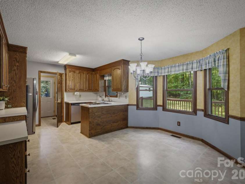 218 Westwood Drive, Morganton, NC 28655.  MLS# CAR4405977, YatesRealty ID 39370. 