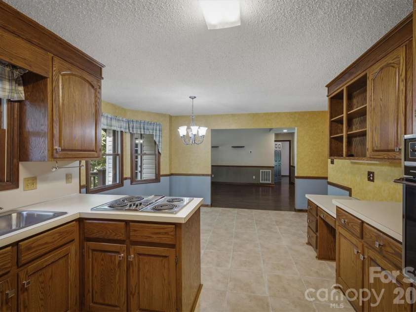 218 Westwood Drive, Morganton, NC 28655.  MLS# CAR4405977, YatesRealty ID 39370. 